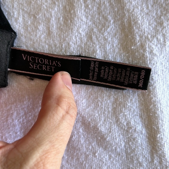 Victoria’s Secret Black Padded Underwire Bra - Picture 8 of 9